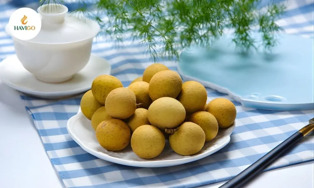 Longan Fruit Recipes: The Ultimate Guide to Tropical Delights 1 Dried longan and lotus seeds used in healthy longan fruit recipes for traditional wellness desserts