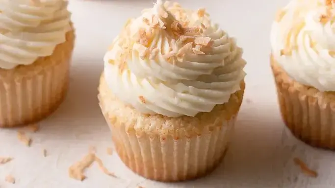 Uses of Desiccated Coconut: Why Do Manufacturers Prefer It?