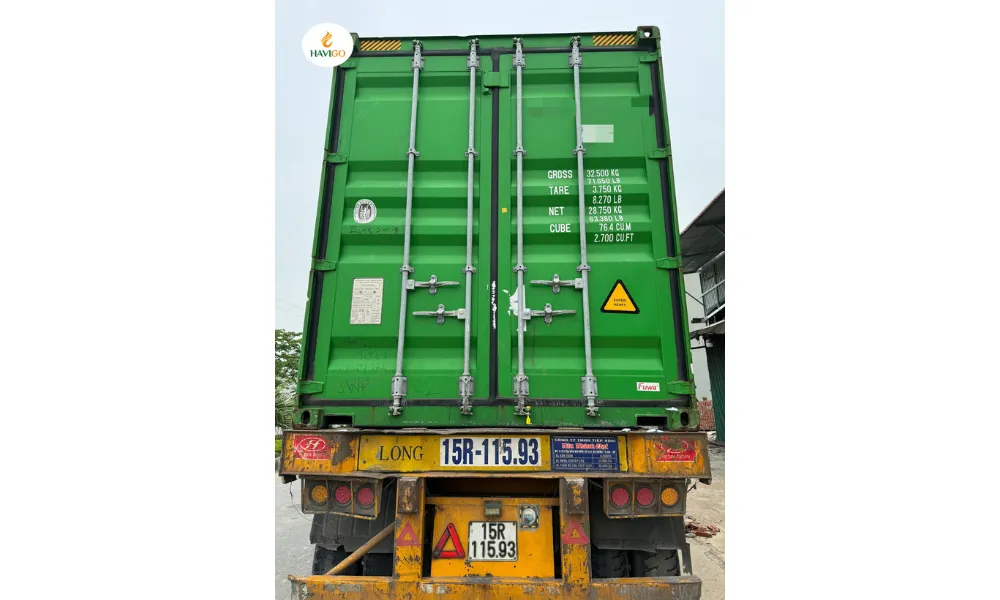 Palletized fresh guava export packing